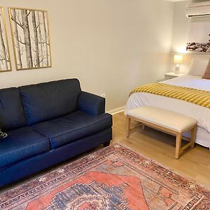 Deluxe Queen Studio
